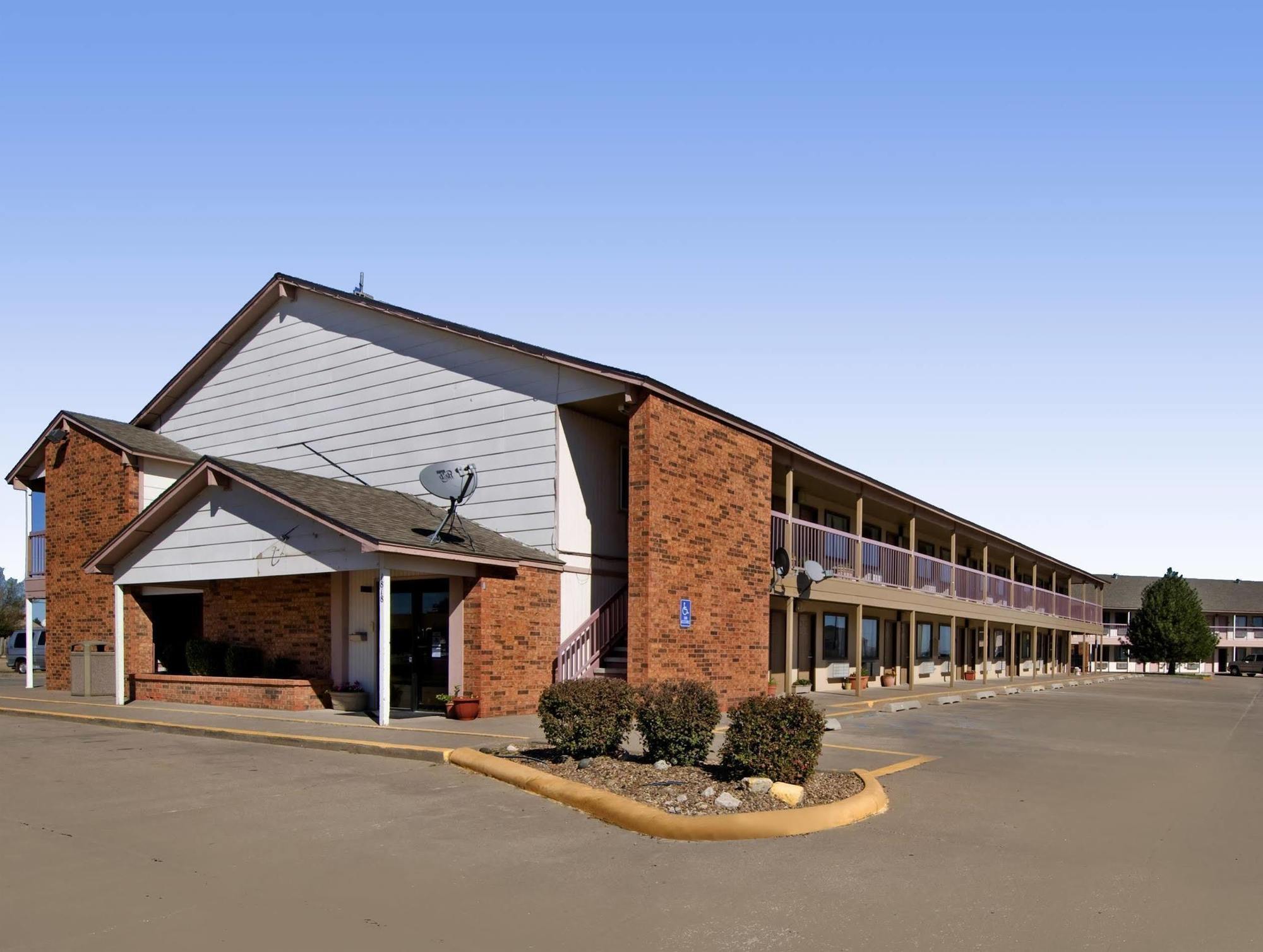 Americas Best Value Inn Garden City Exterior photo